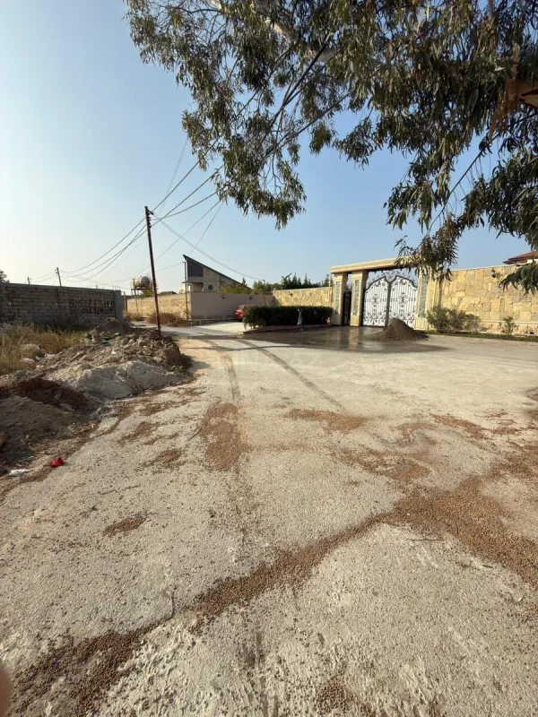 Satılır 8 otaqlı həyət evi 250 m²