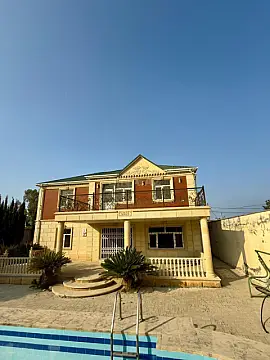 Satılır 8 otaqlı həyət evi 250 m²