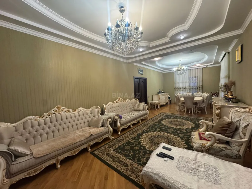 Satılır 6 otaqlı həyət evi 300 m²