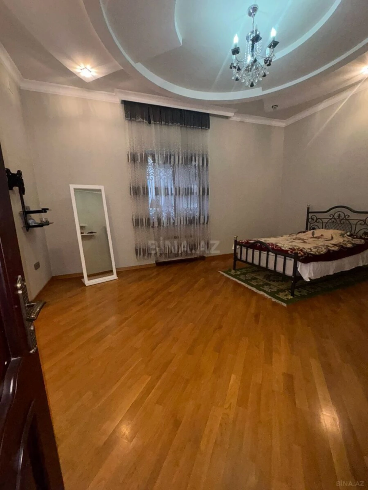 Satılır 6 otaqlı həyət evi 300 m²