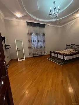 Satılır 6 otaqlı həyət evi 300 m²
