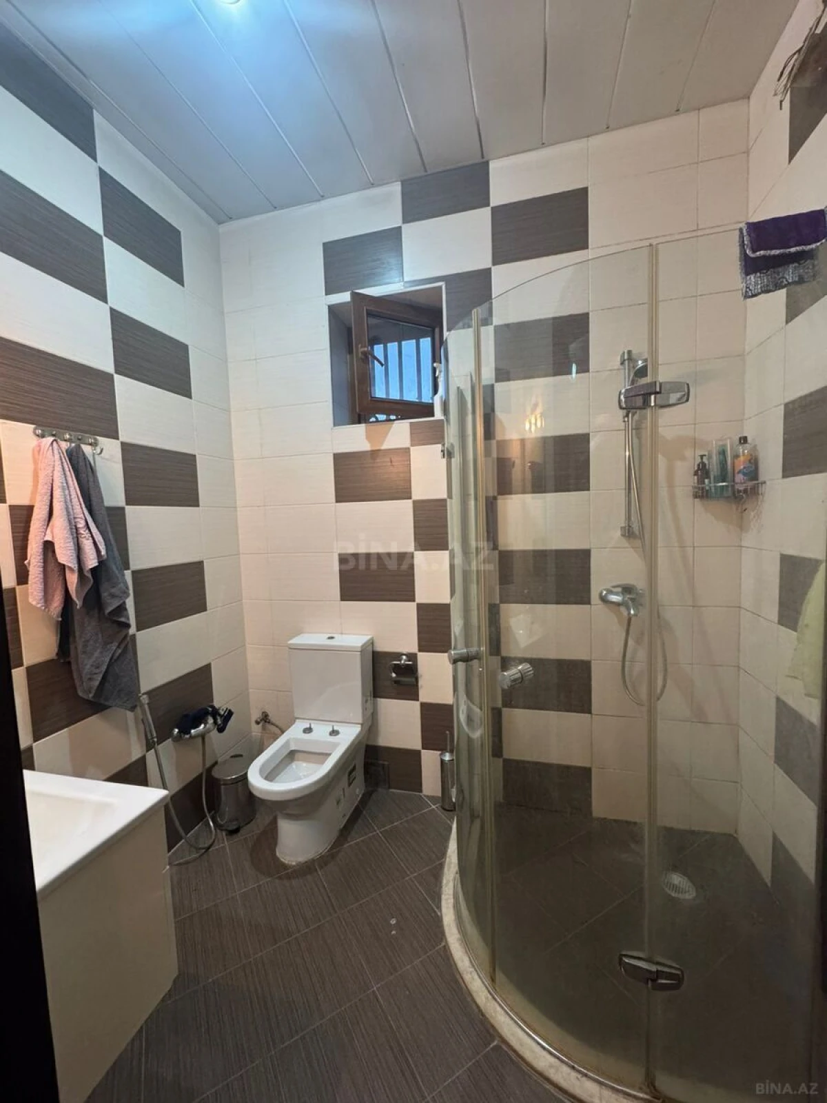 Satılır 6 otaqlı həyət evi 300 m²