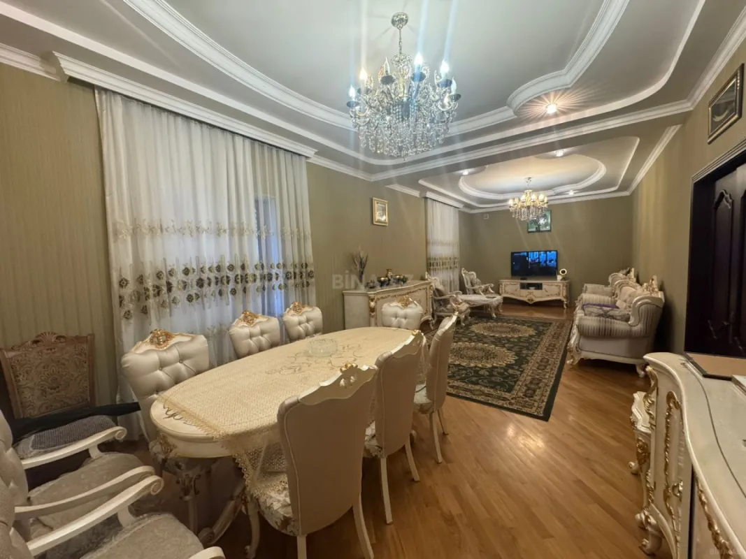 Satılır 6 otaqlı həyət evi 300 m²