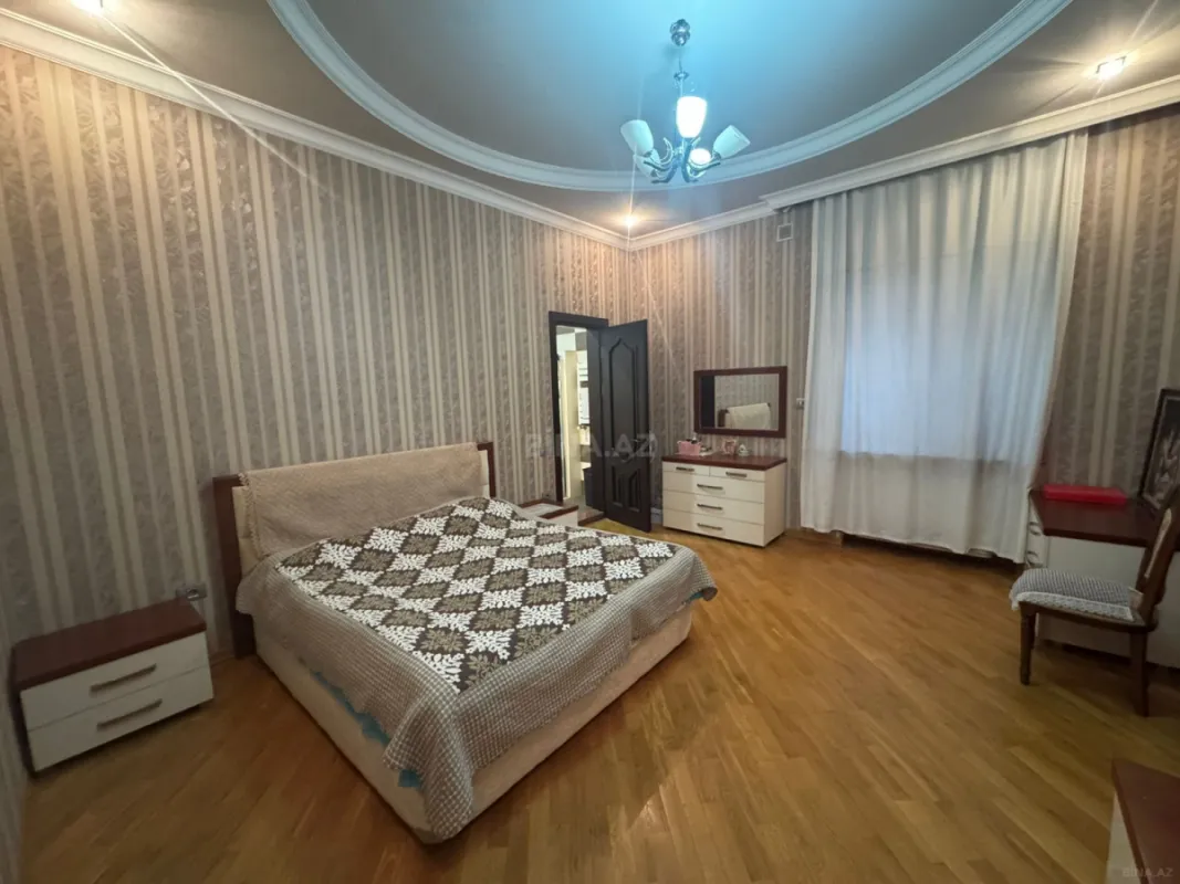 Satılır 6 otaqlı həyət evi 300 m²