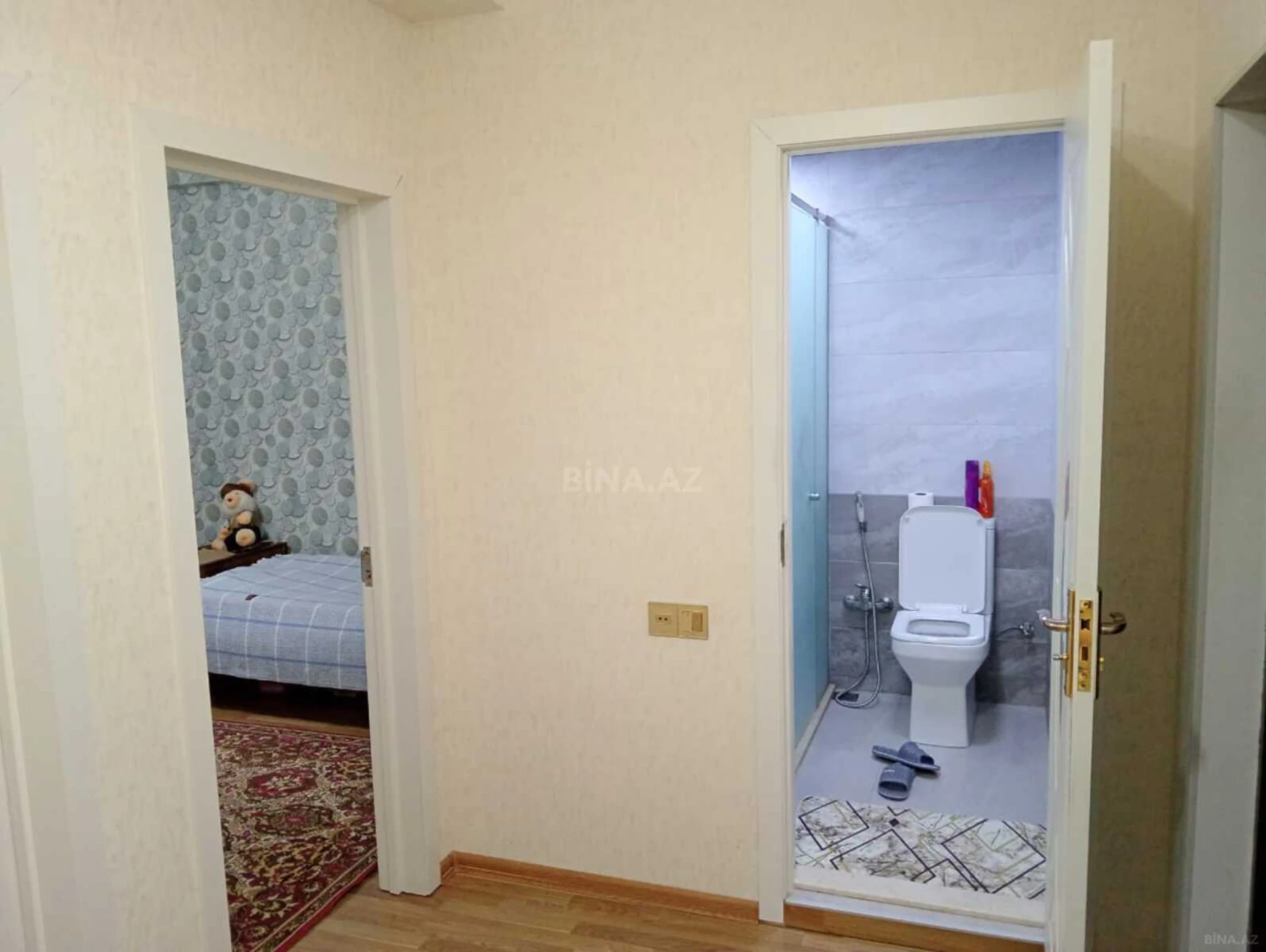 Satılır 2 otaqlı mənzil 76 m²