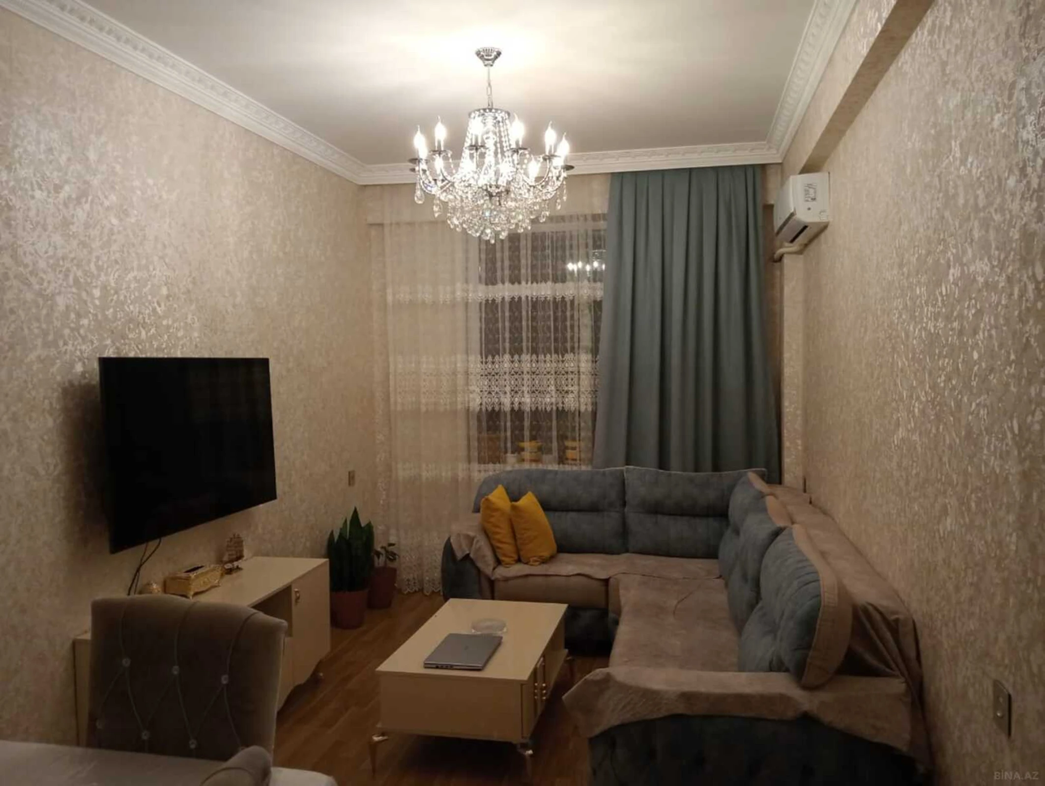 Satılır 2 otaqlı mənzil 76 m²