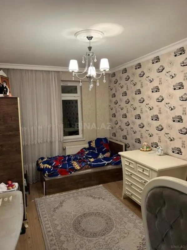 Satılır 3 otaqlı mənzil 123 m²