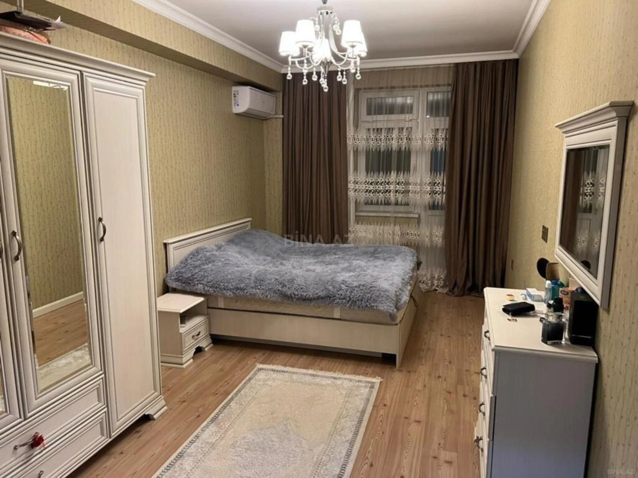 Satılır 3 otaqlı mənzil 123 m²