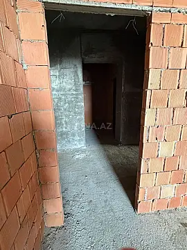 Satılır 3 otaqlı mənzil 135 m²