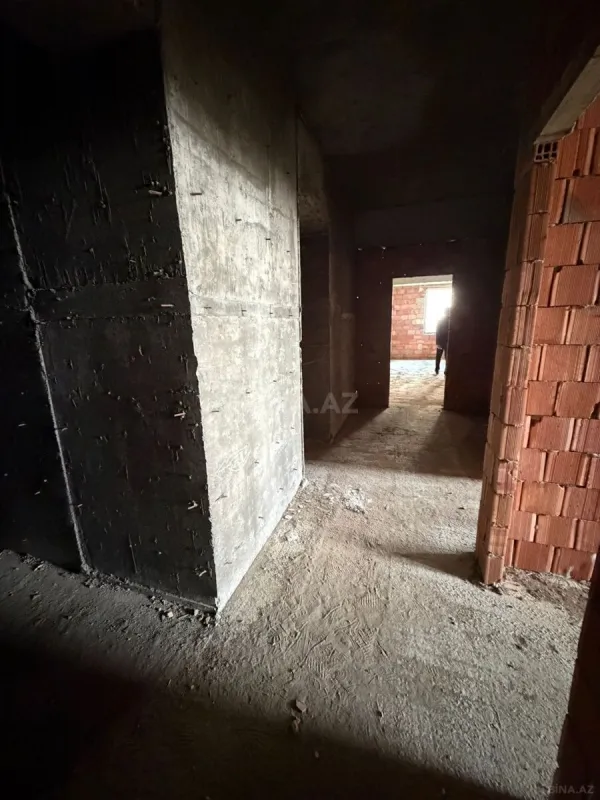 Satılır 3 otaqlı mənzil 135 m²