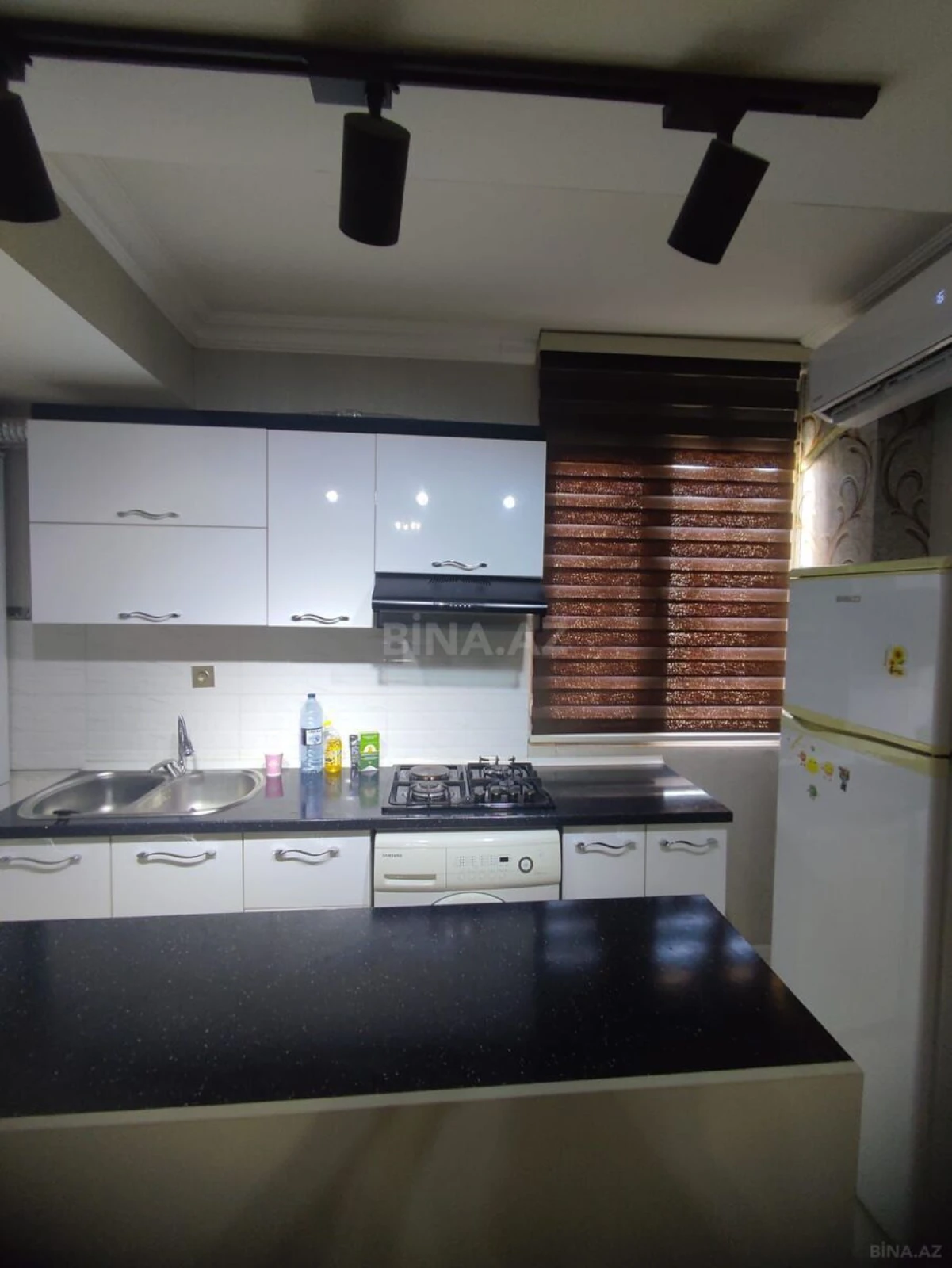 Kirayə verilir 2 otaqlı mənzil 60 m²