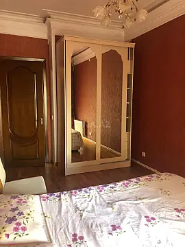 Kirayə verilir 2 otaqlı mənzil 70 m²