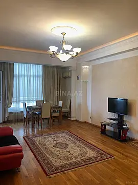 Kirayə verilir 2 otaqlı mənzil 70 m²