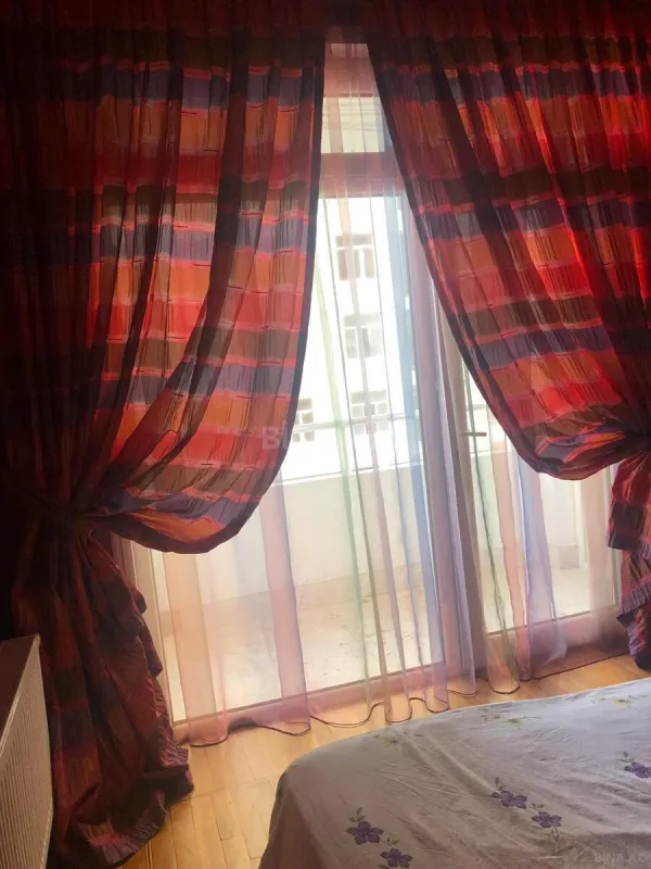 Kirayə verilir 2 otaqlı mənzil 70 m²