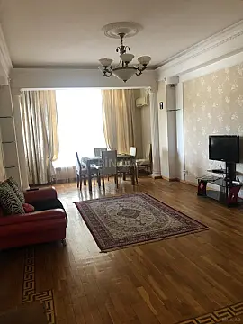 Kirayə verilir 2 otaqlı mənzil 70 m² — Bakı, Nərimanov 2 otaq 70.00 m²