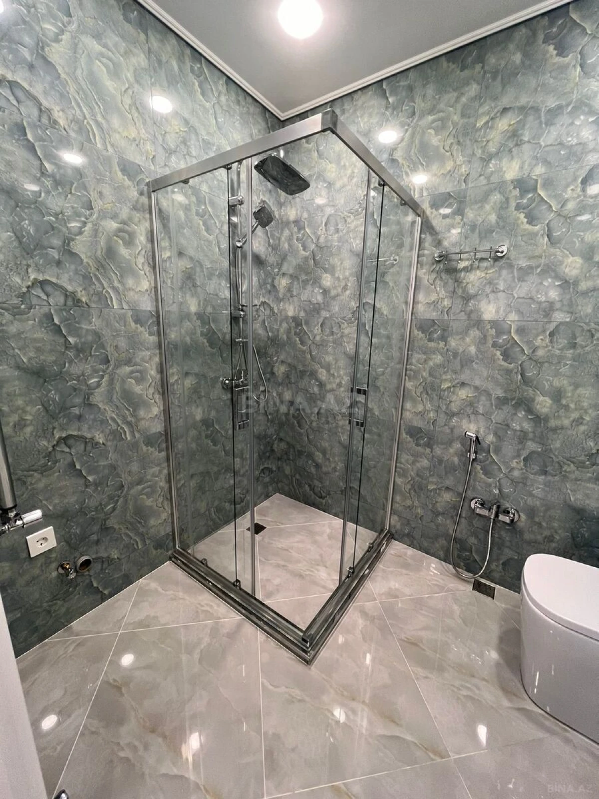 Satılır 3 otaqlı mənzil 70 m²