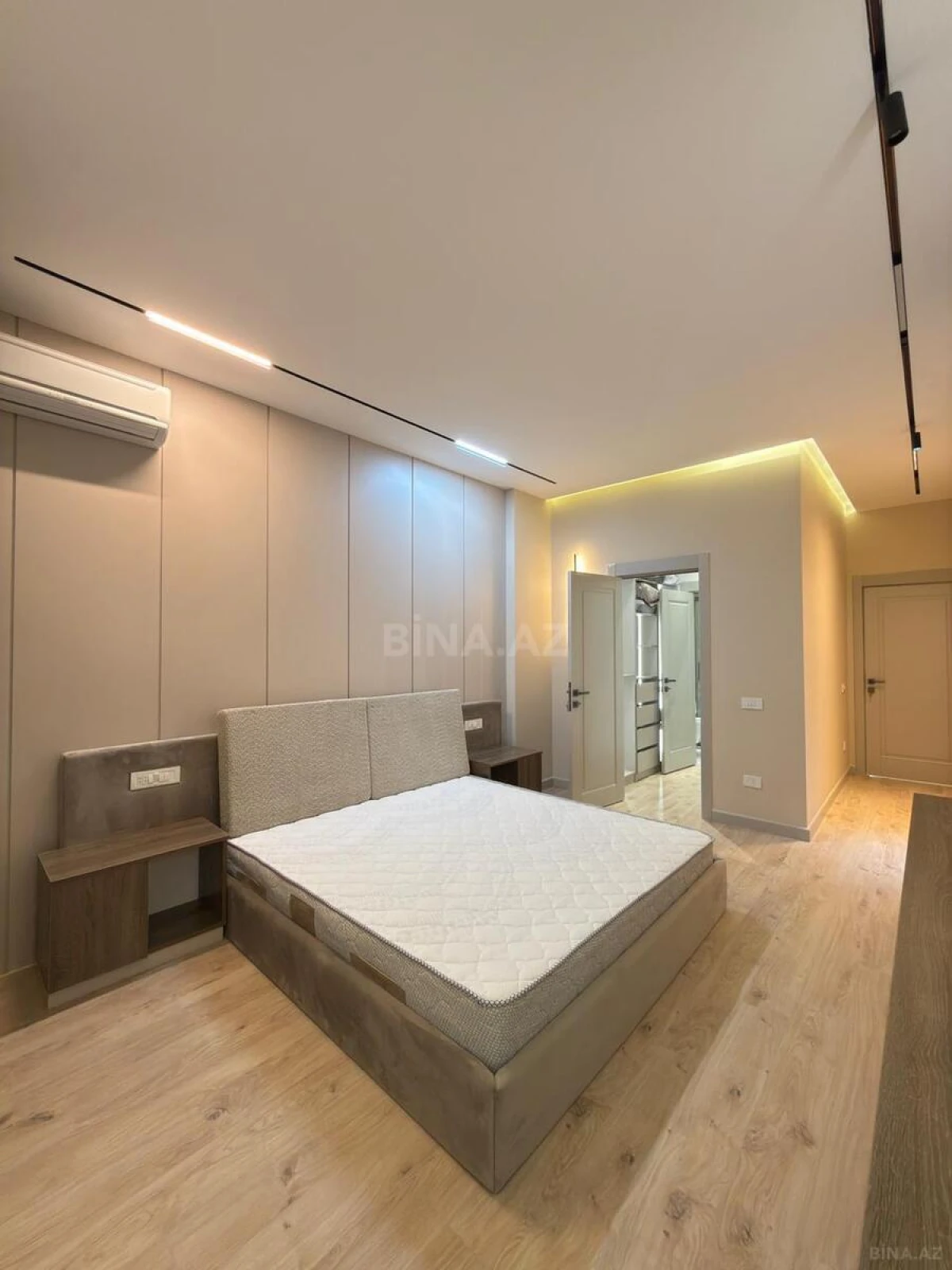 Satılır 4 otaqlı mənzil 145 m²