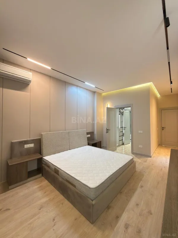 Satılır 4 otaqlı mənzil 145 m²