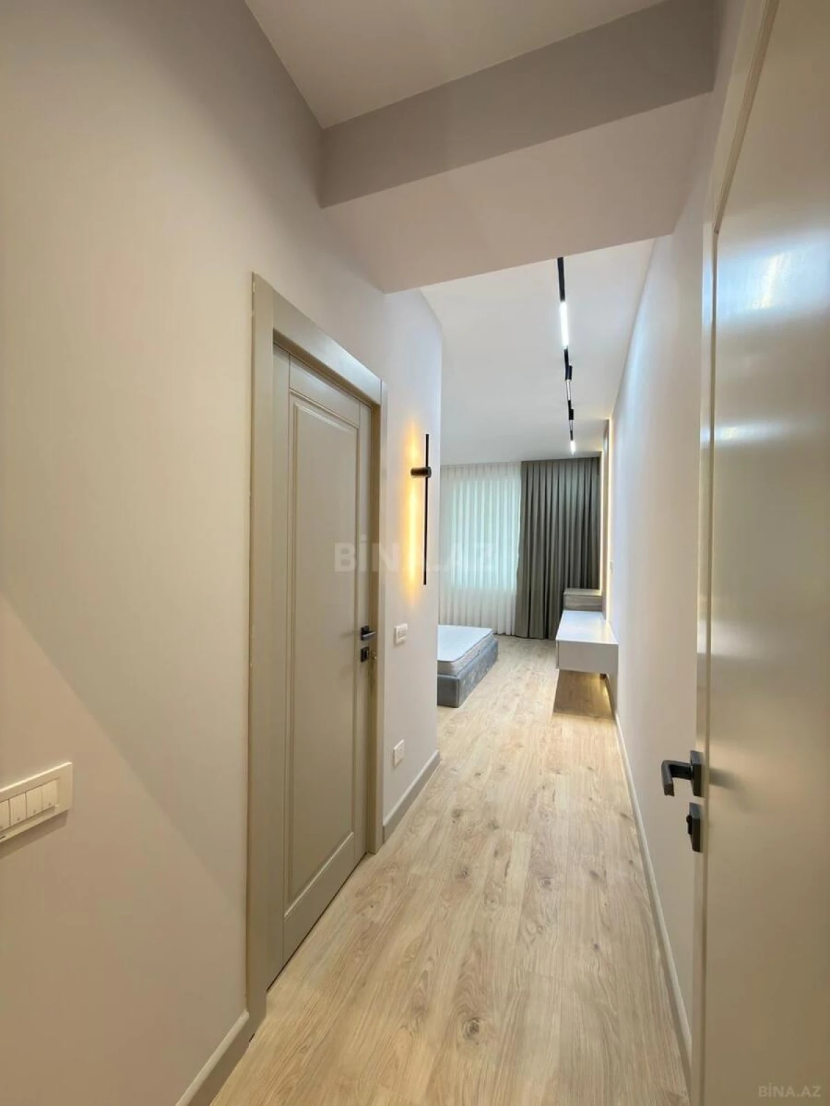 Satılır 4 otaqlı mənzil 145 m²