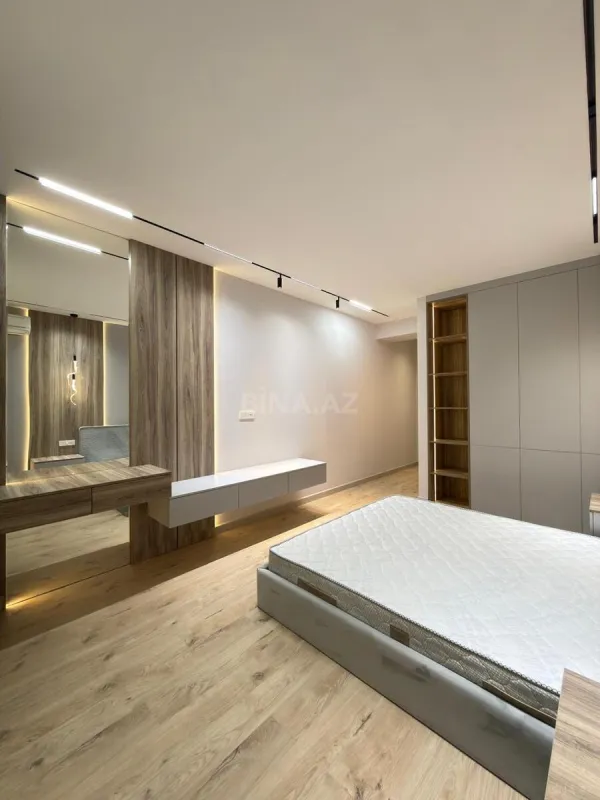 Satılır 4 otaqlı mənzil 145 m²