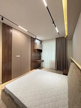 Satılır 4 otaqlı mənzil 145 m²