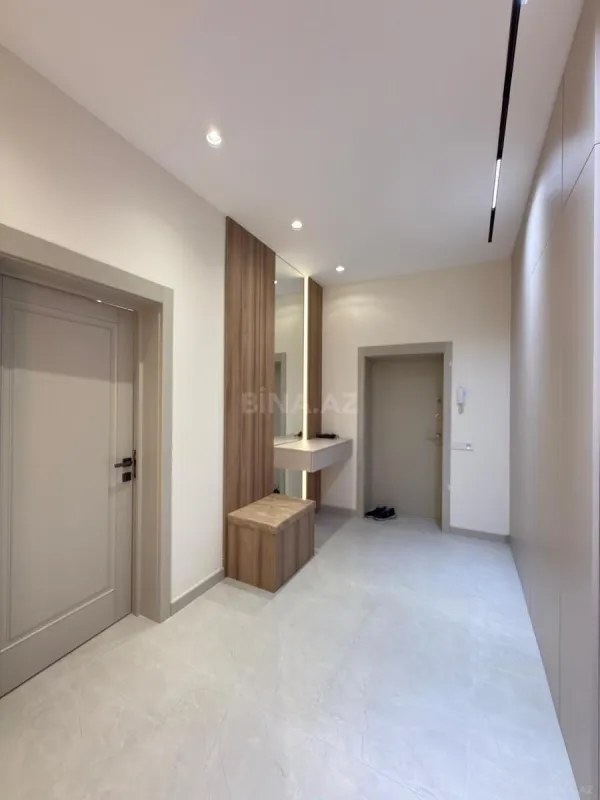 Satılır 4 otaqlı mənzil 145 m²