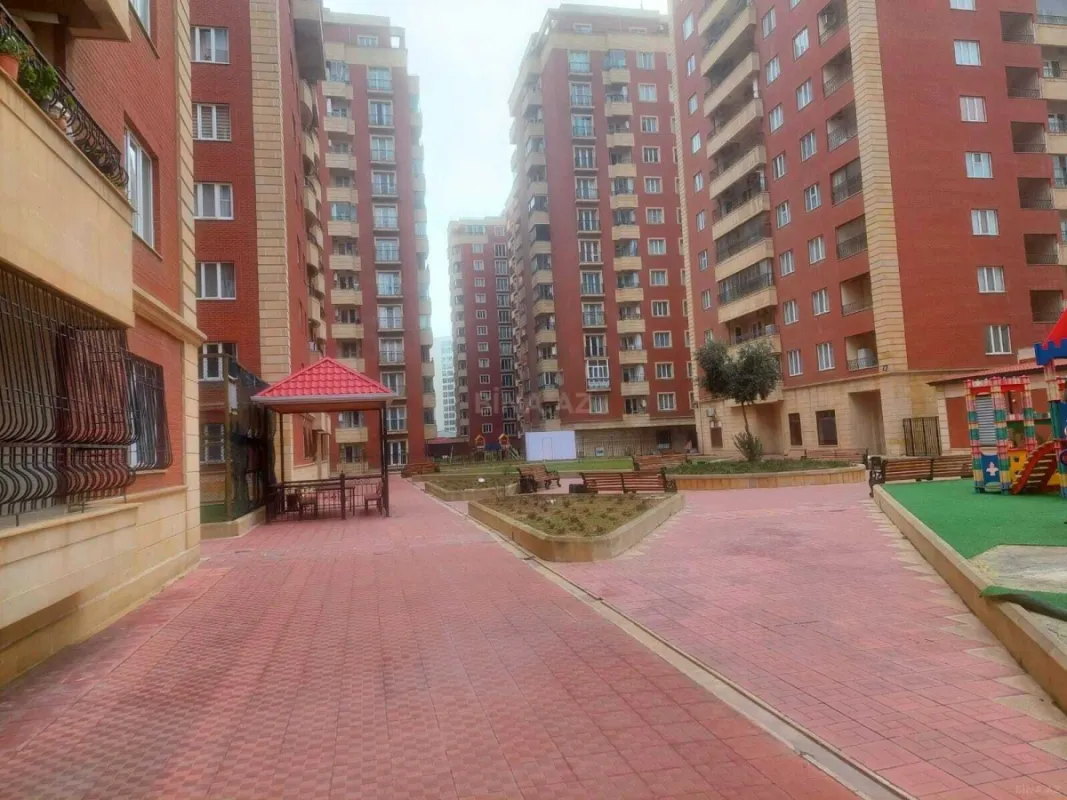 Kirayə verilir 3 otaqlı mənzil 150 m²