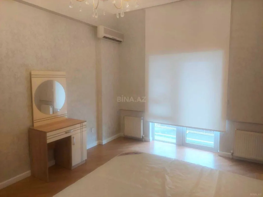 Kirayə verilir 3 otaqlı mənzil 150 m²