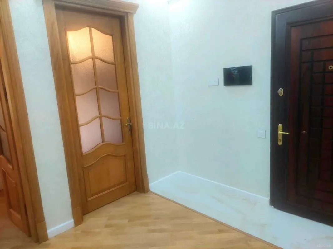 Kirayə verilir 3 otaqlı mənzil 150 m²