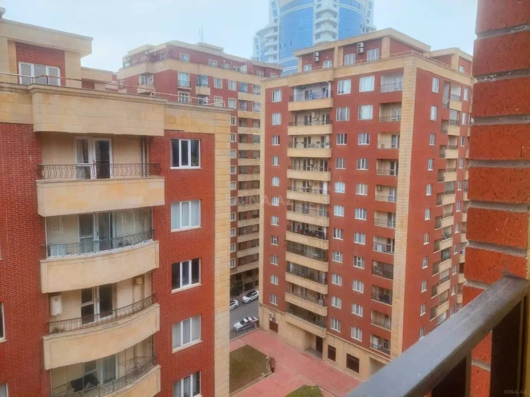 Kirayə verilir 3 otaqlı mənzil 150 m²