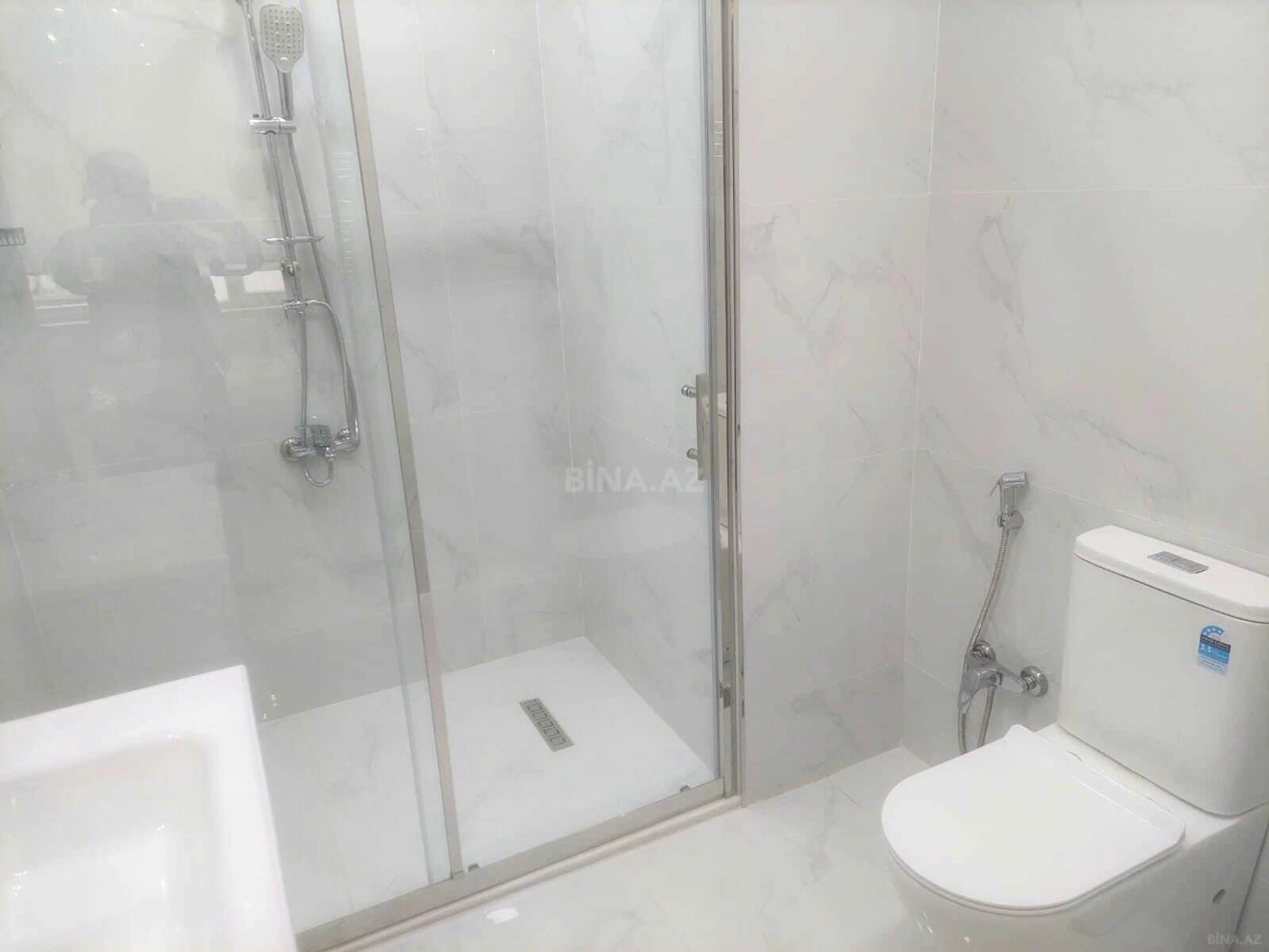Kirayə verilir 3 otaqlı mənzil 150 m²