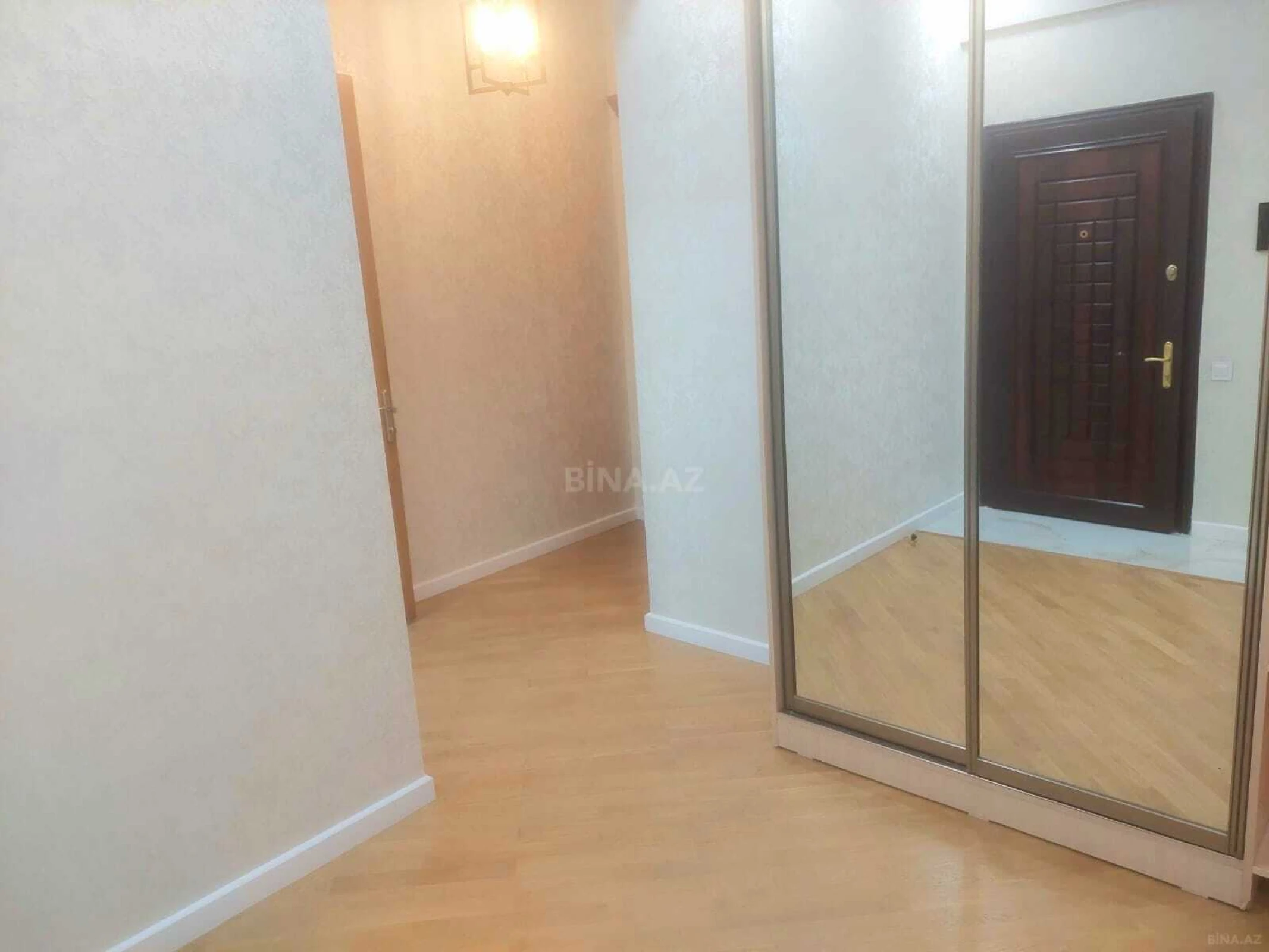 Kirayə verilir 3 otaqlı mənzil 150 m²