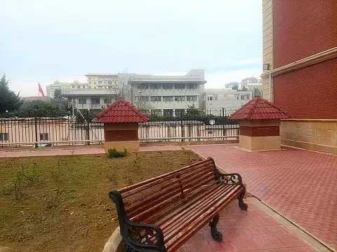 Kirayə verilir 3 otaqlı mənzil 150 m²