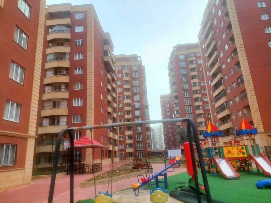 Kirayə verilir 3 otaqlı mənzil 150 m²