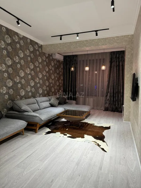 Kirayə verilir 2 otaqlı mənzil 78 m²