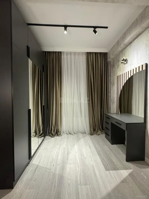 Kirayə verilir 2 otaqlı mənzil 78 m²