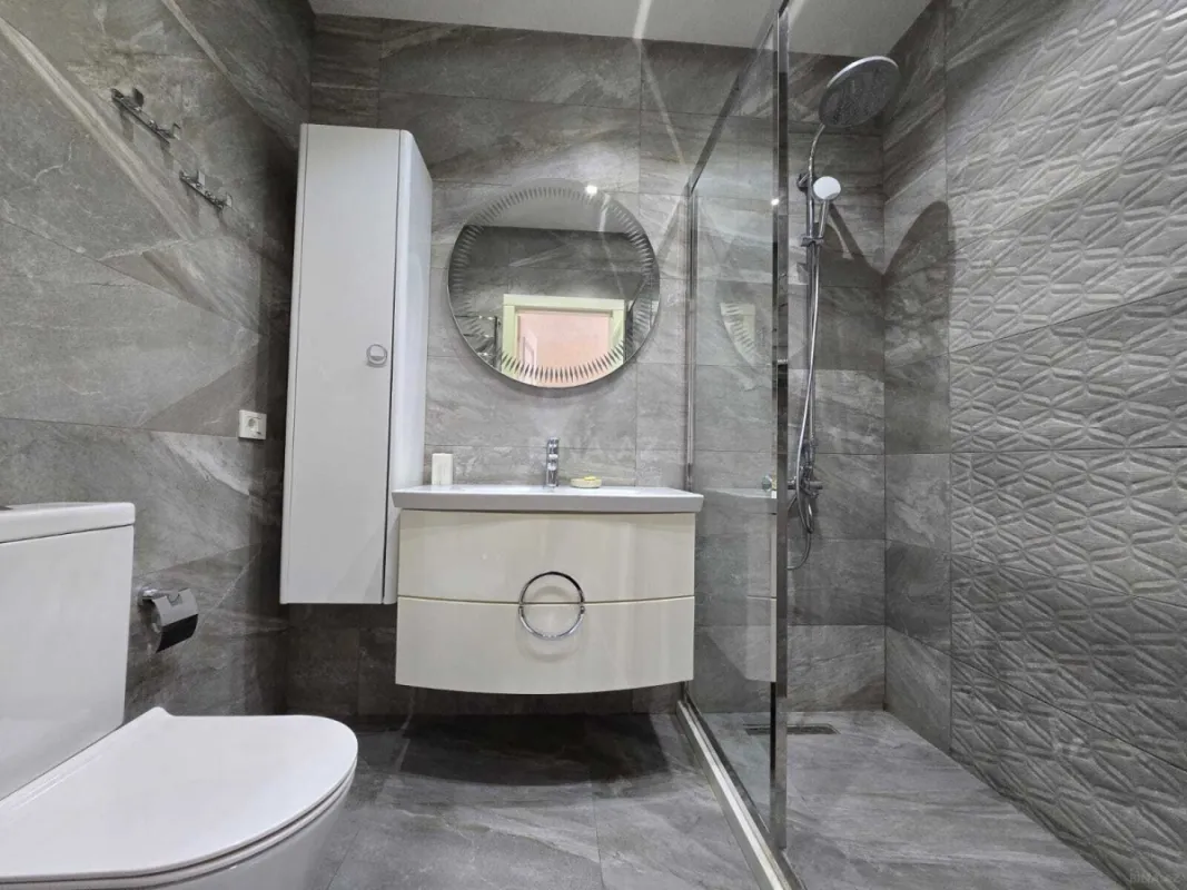 Satılır 4 otaqlı mənzil 155 m²