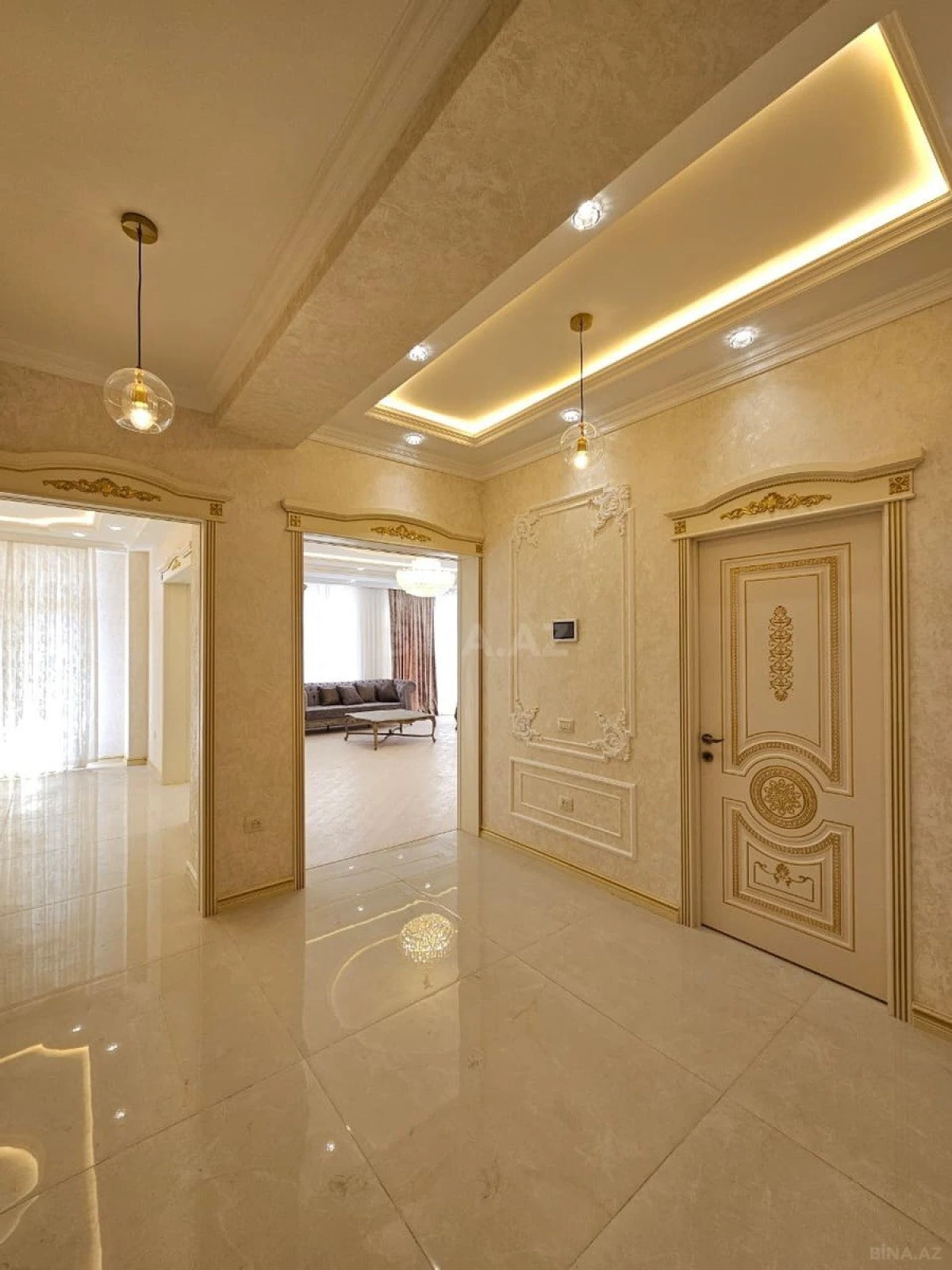 Satılır 3 otaqlı mənzil 134 m²