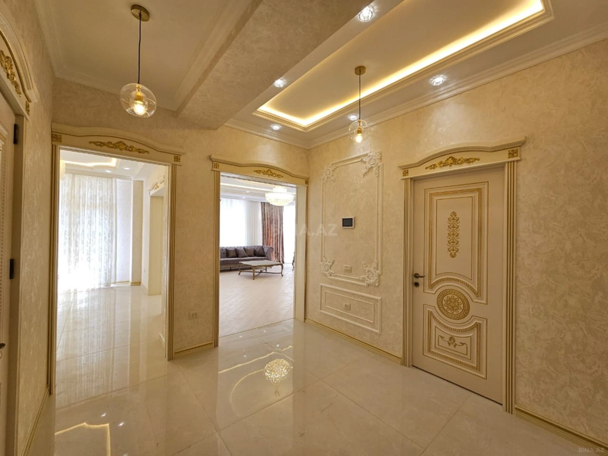 Satılır 3 otaqlı mənzil 134 m²