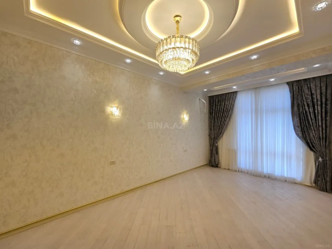 Satılır 3 otaqlı mənzil 134 m²