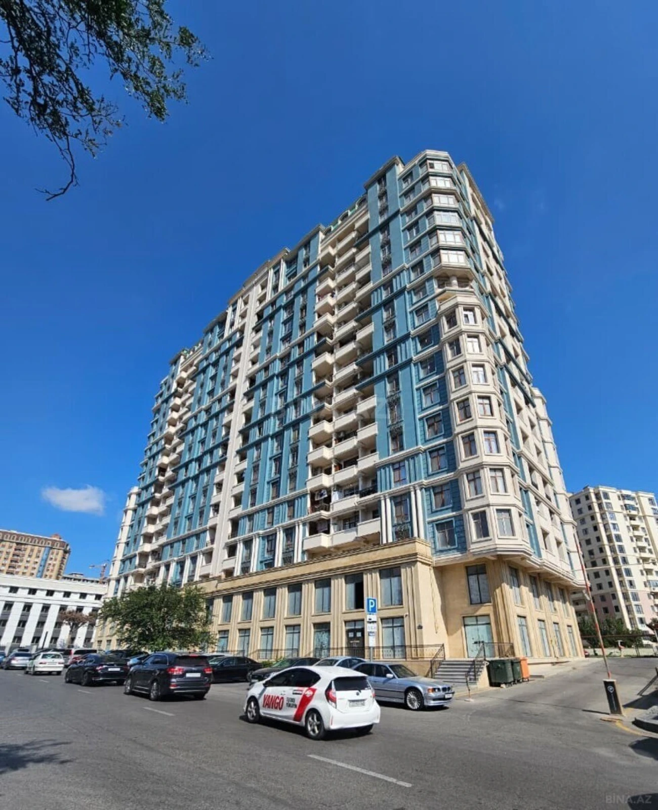 Satılır 3 otaqlı mənzil 134 m²