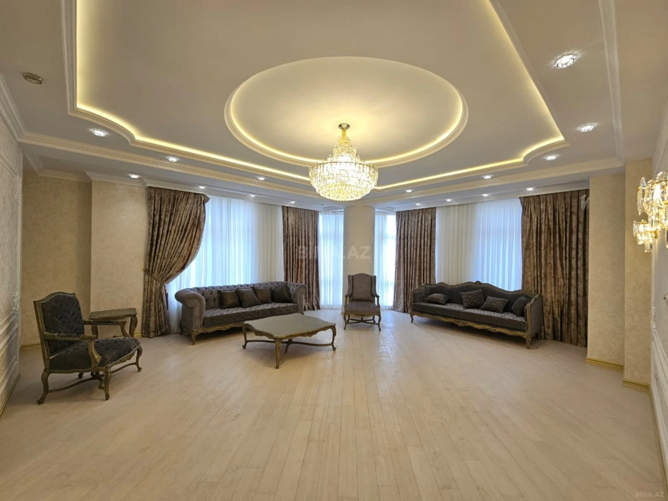 Satılır 3 otaqlı mənzil 134 m²