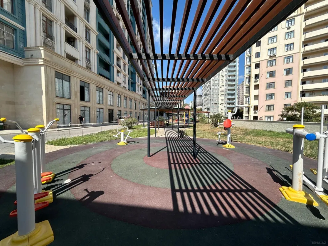 Satılır 3 otaqlı mənzil 134 m²