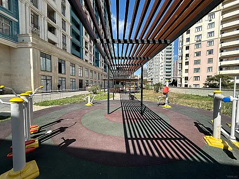 Satılır 3 otaqlı mənzil 134 m²