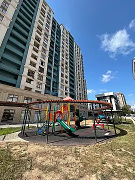 Satılır 3 otaqlı mənzil 134 m²