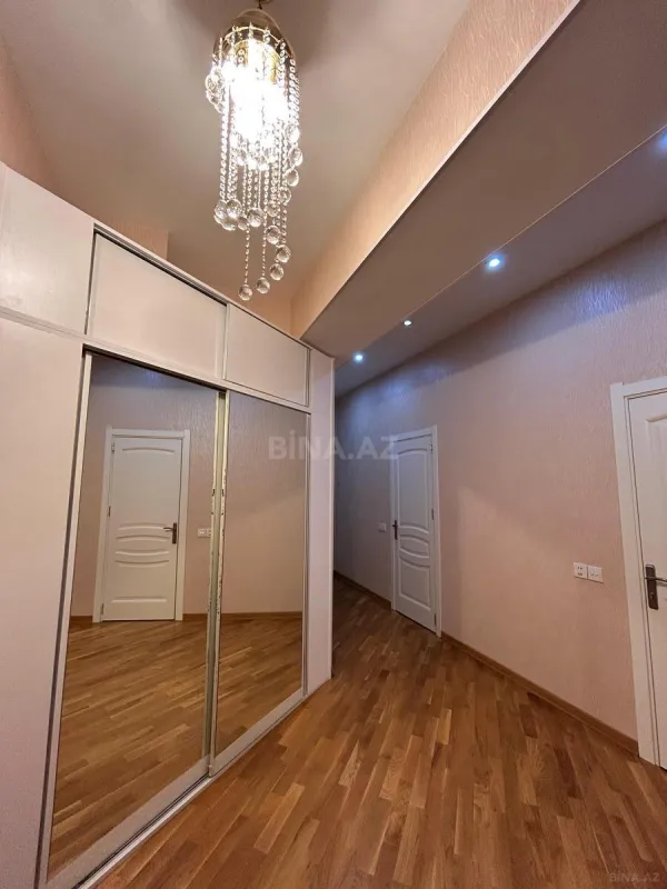 Kirayə verilir 2 otaqlı mənzil 110 m²