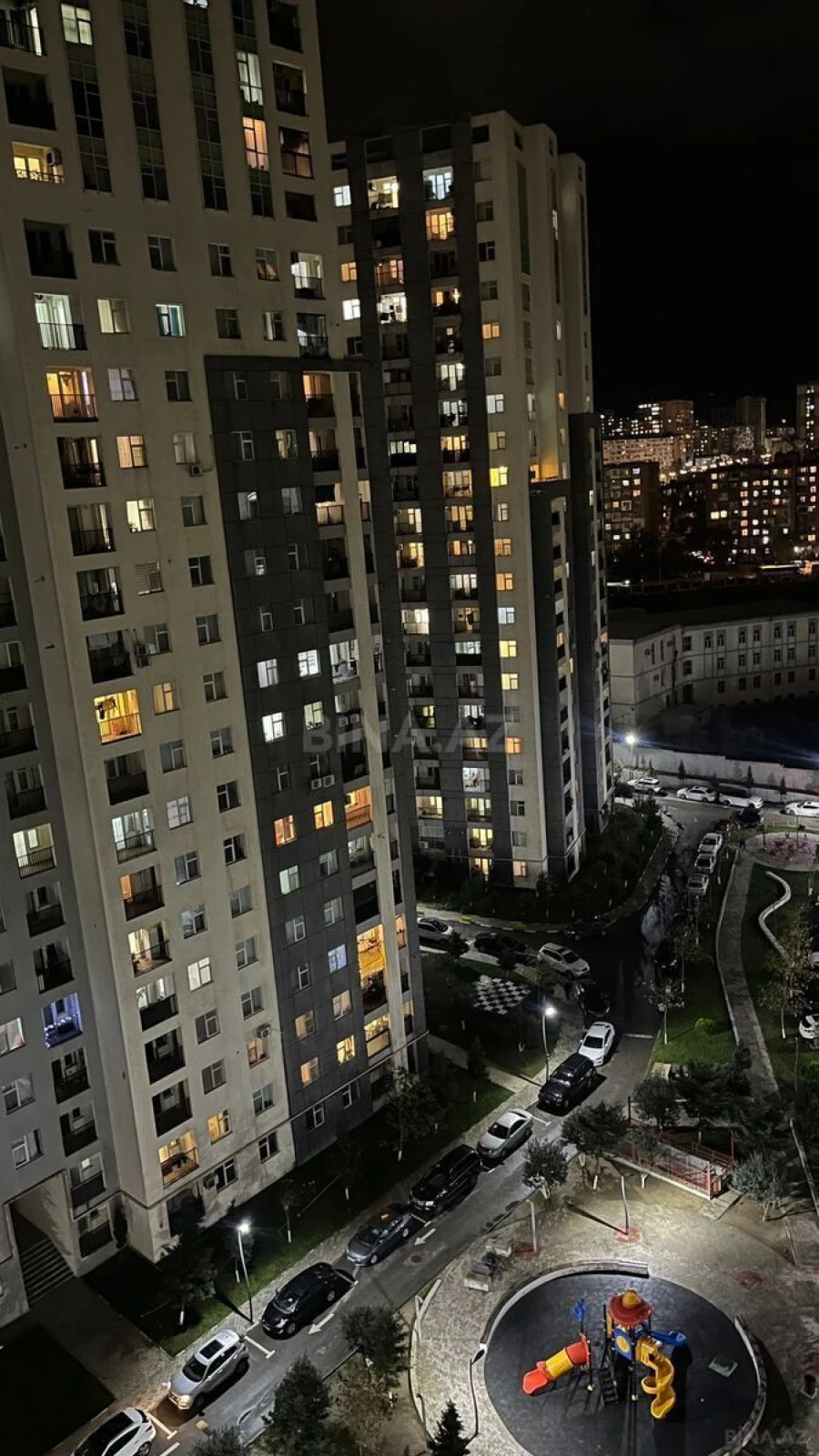 Satılır 3 otaqlı mənzil 110 m²