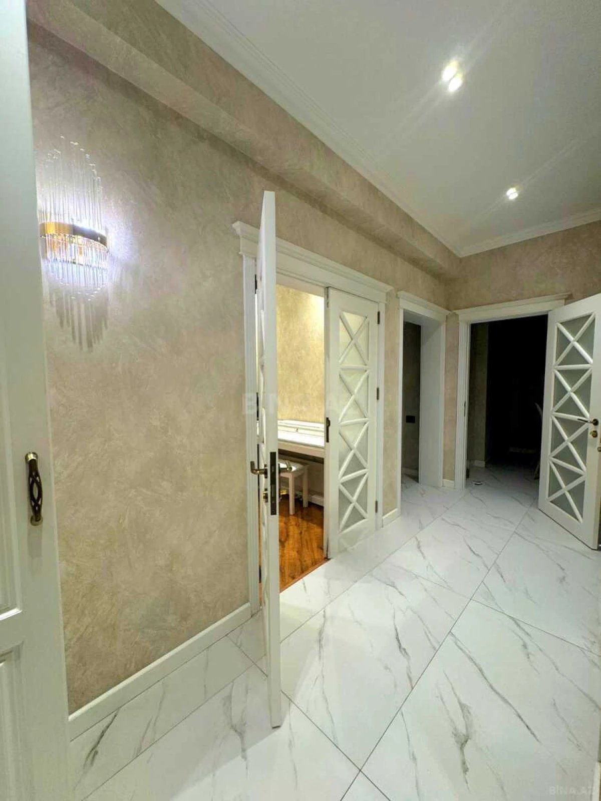 Satılır 3 otaqlı mənzil 105 m²