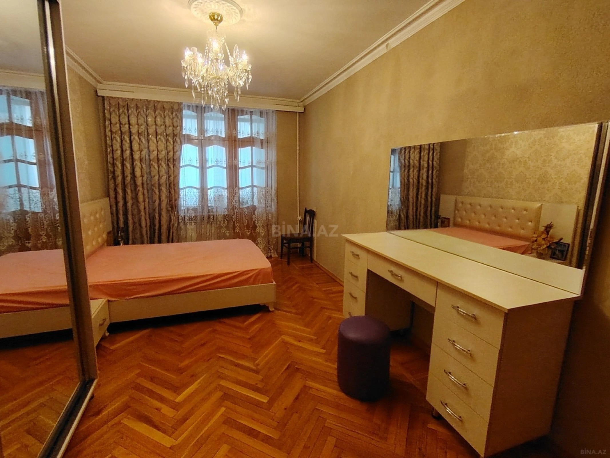 Kirayə verilir 5 otaqlı mənzil 130 m²