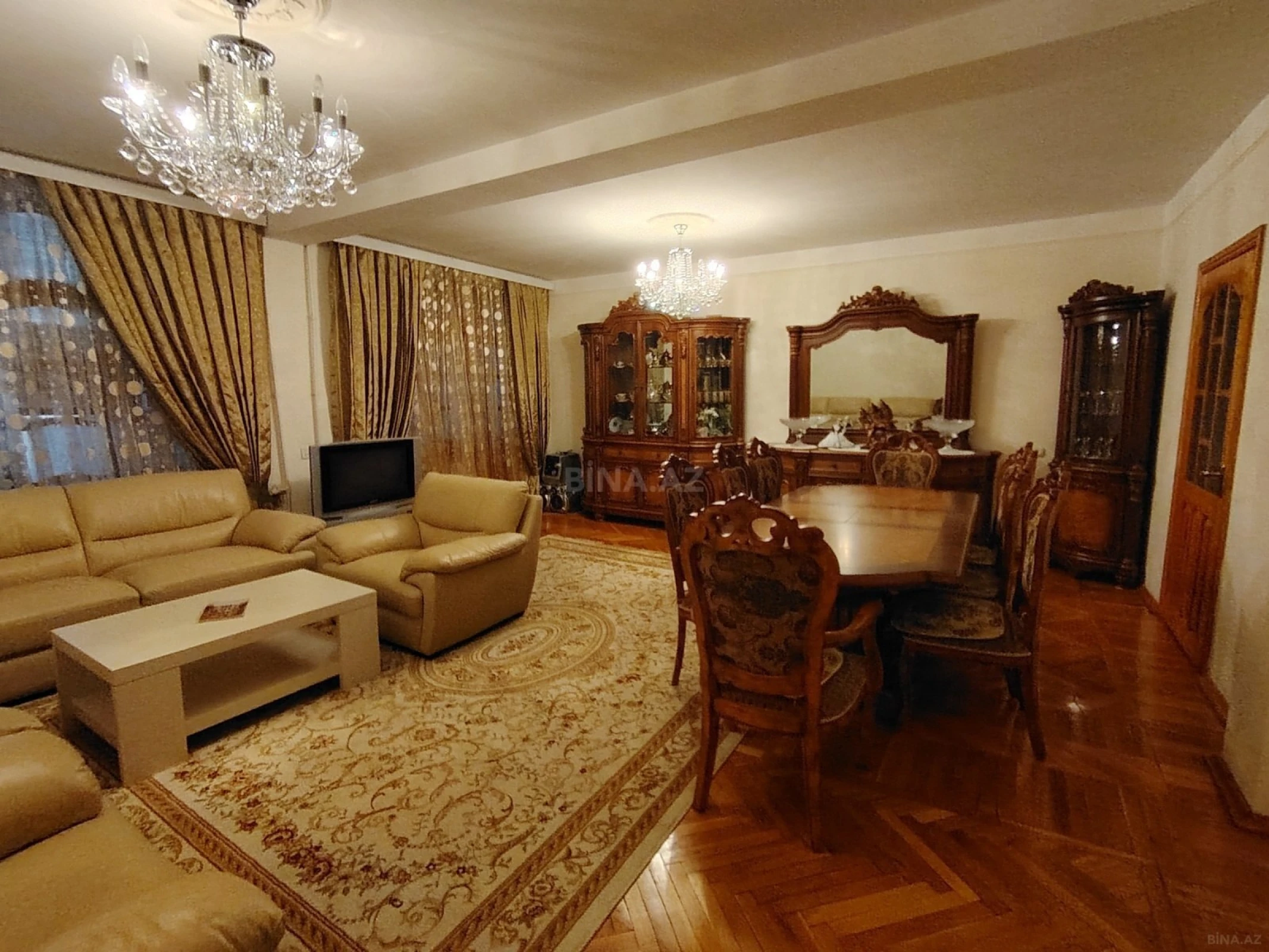 Kirayə verilir 5 otaqlı mənzil 130 m²